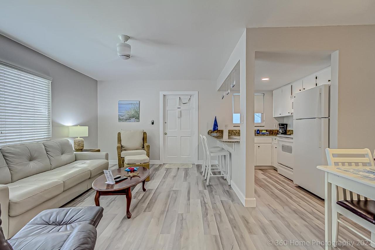 Twins Inn & Apartments سانت بيتي بيتش المظهر الخارجي الصورة