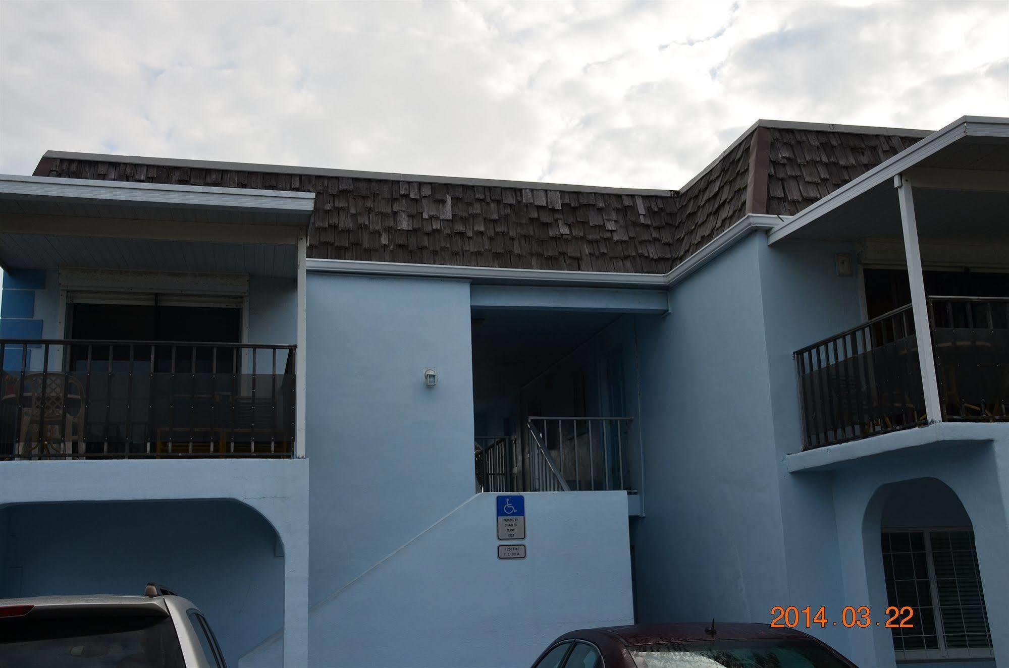 Twins Inn & Apartments سانت بيتي بيتش المظهر الخارجي الصورة