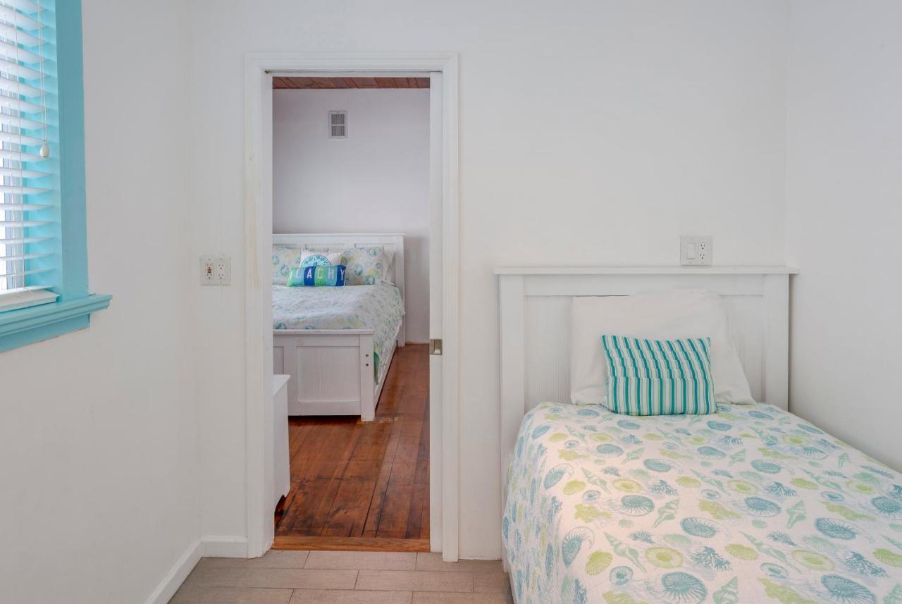 Twins Inn & Apartments سانت بيتي بيتش المظهر الخارجي الصورة